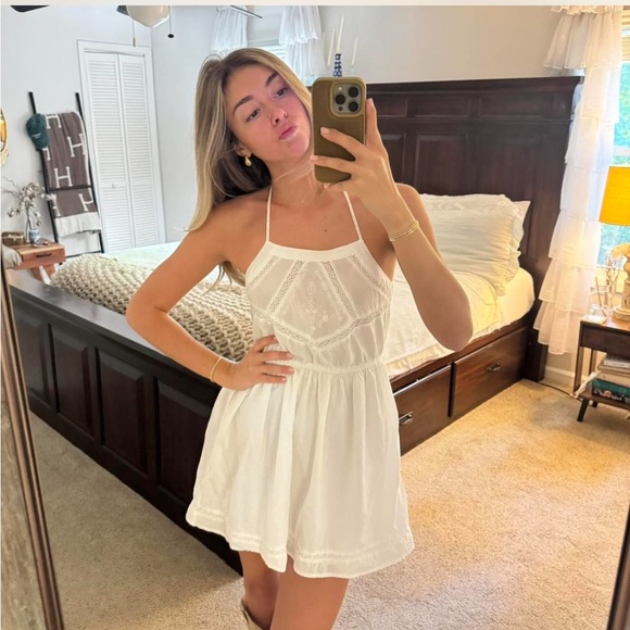 Embroidery mini dress - Picture 6 of 9